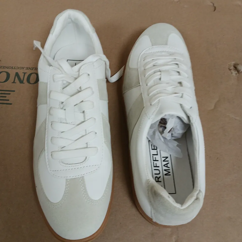 TRUFFLE COLLECTION MINIMAL TENNIS TRAINERS IN WHITE DRENCH - UK 6