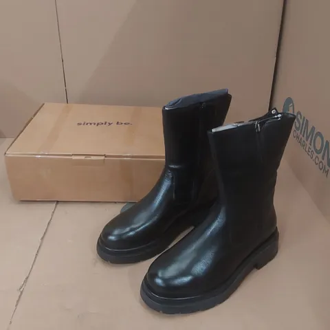 BOX CONTAINING APPROXIMATELY 5x BRAND NEW SIMPLY BE BLACK BREENER WIDE BOOTS - SIZE 7