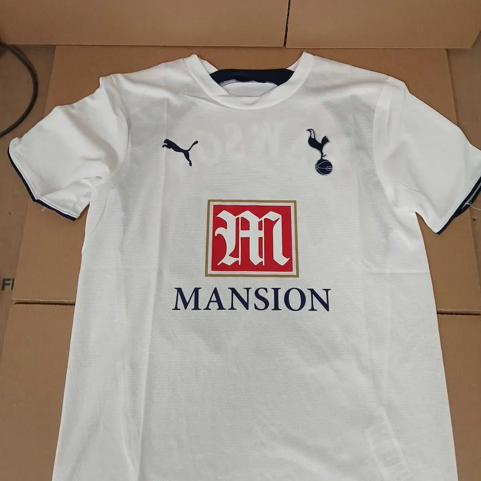 SIGNED TOTTENHAM SHIRT IN WHITE SIZE UK SMALL 