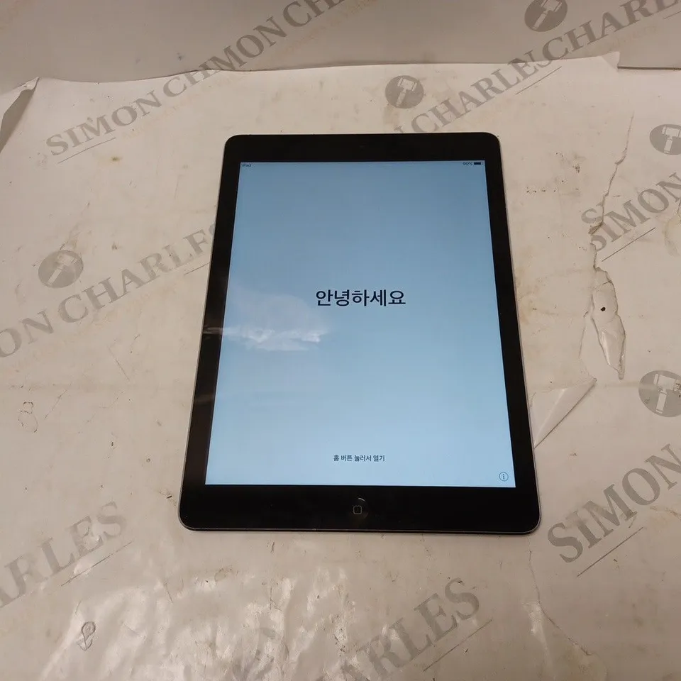 APPLE IPAD IN GREY MODEL A1474