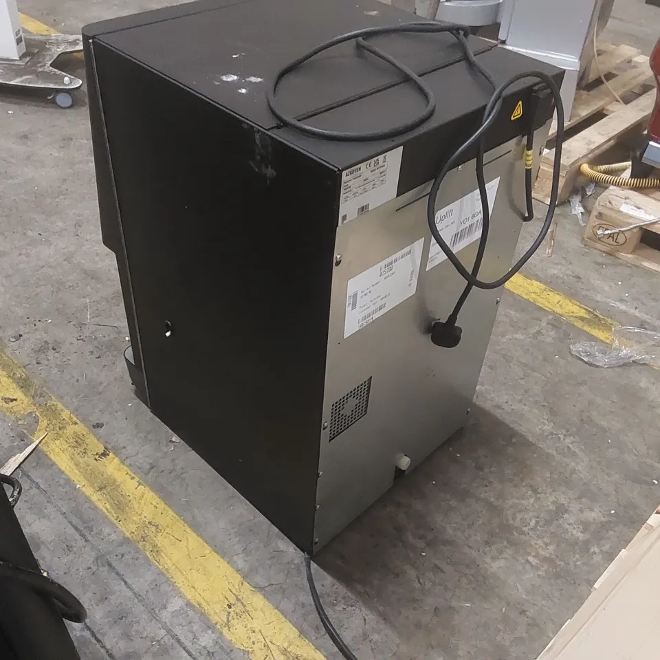 COFFETEK VITRO M5 COMMERCIAL COFFEE VENDING MACHINE