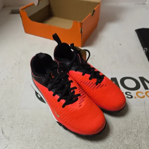 NIKE JR PHANTOM 6 LOW ACADEMY TF FOOTBALL BOOTS – BRIGHT CRIMSON/BLACK, UK 1.5