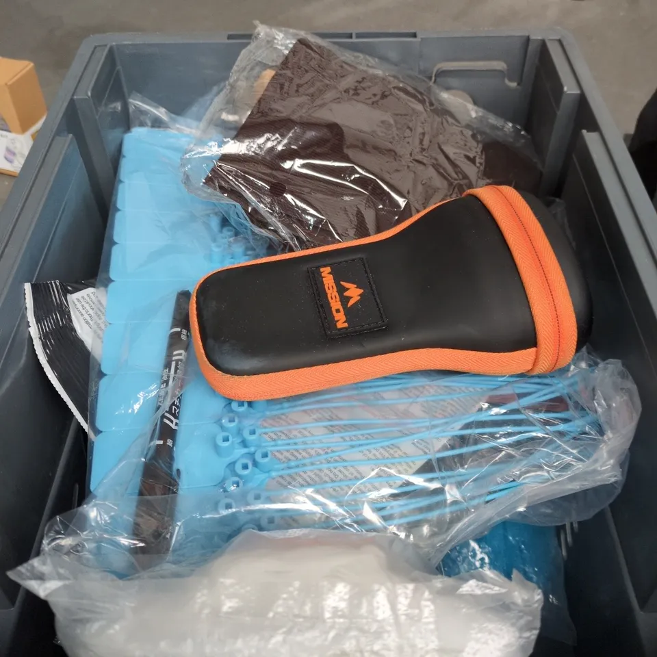 APPROXIMATELY 15 ASSORTED HOUSEHOLD ITEMS TO INCLUDE KINDLE CASE, DRIED FLOWER NECKLACE KIT AND PYRETHRIN CONCENTRATE