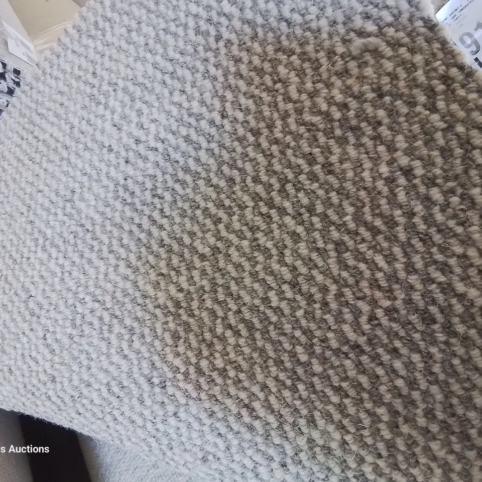 ROLL OF QUALITY LAKELAND HERDWICK HILLTOP CARPET APPROXIMATELY 4M × 8.08M