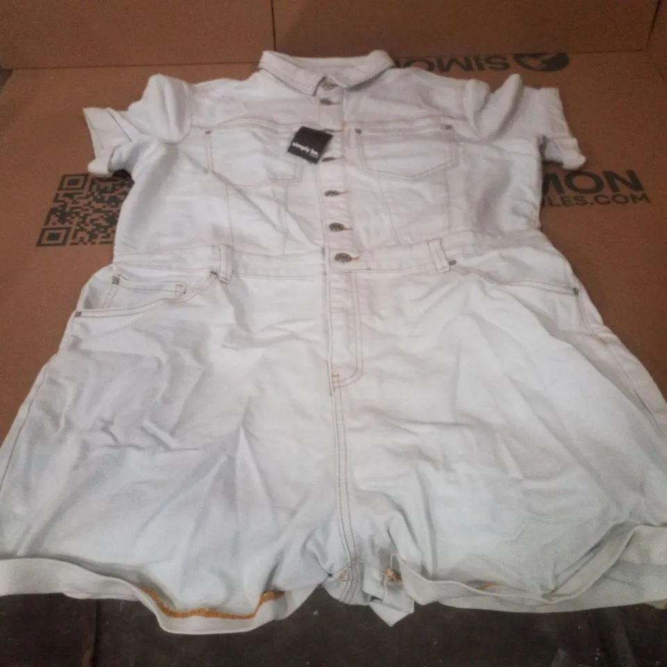 BOX CONTAINING APPROXIMATELY 5 BRAND NEW SIMPLY BE BLEACH WASH DENIM PLAYSUITS - SIZE 18
