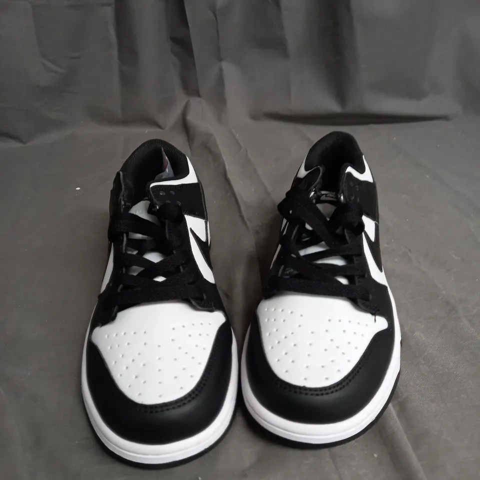 PAIR OF NIKE LOW TOP PANDA'S SIZE 6