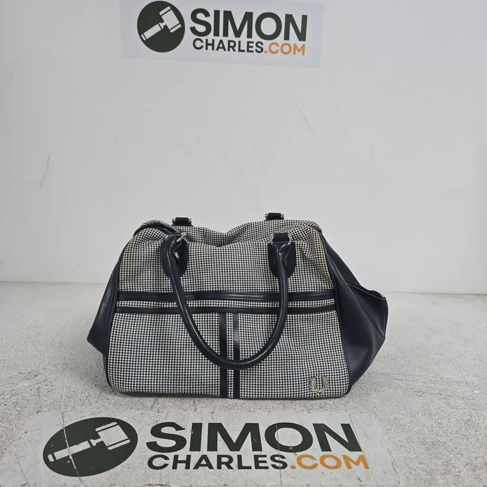 FRED PERRY HANDBAG - BLACK & WHITE HOUNDSTOOTH FABRIC WITH LEATHER TRIM