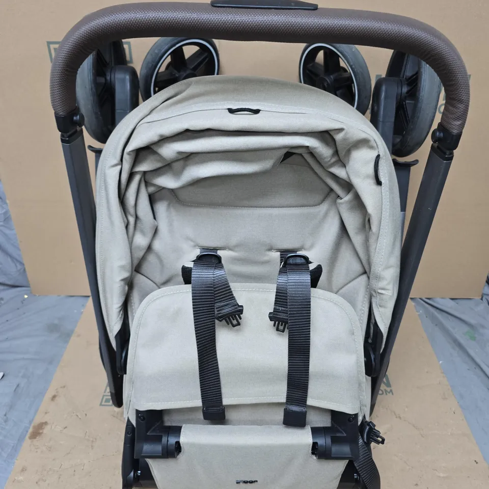 JOOLZ HUB2 COT SANDY TAUPE - COLLECTION ONLY 