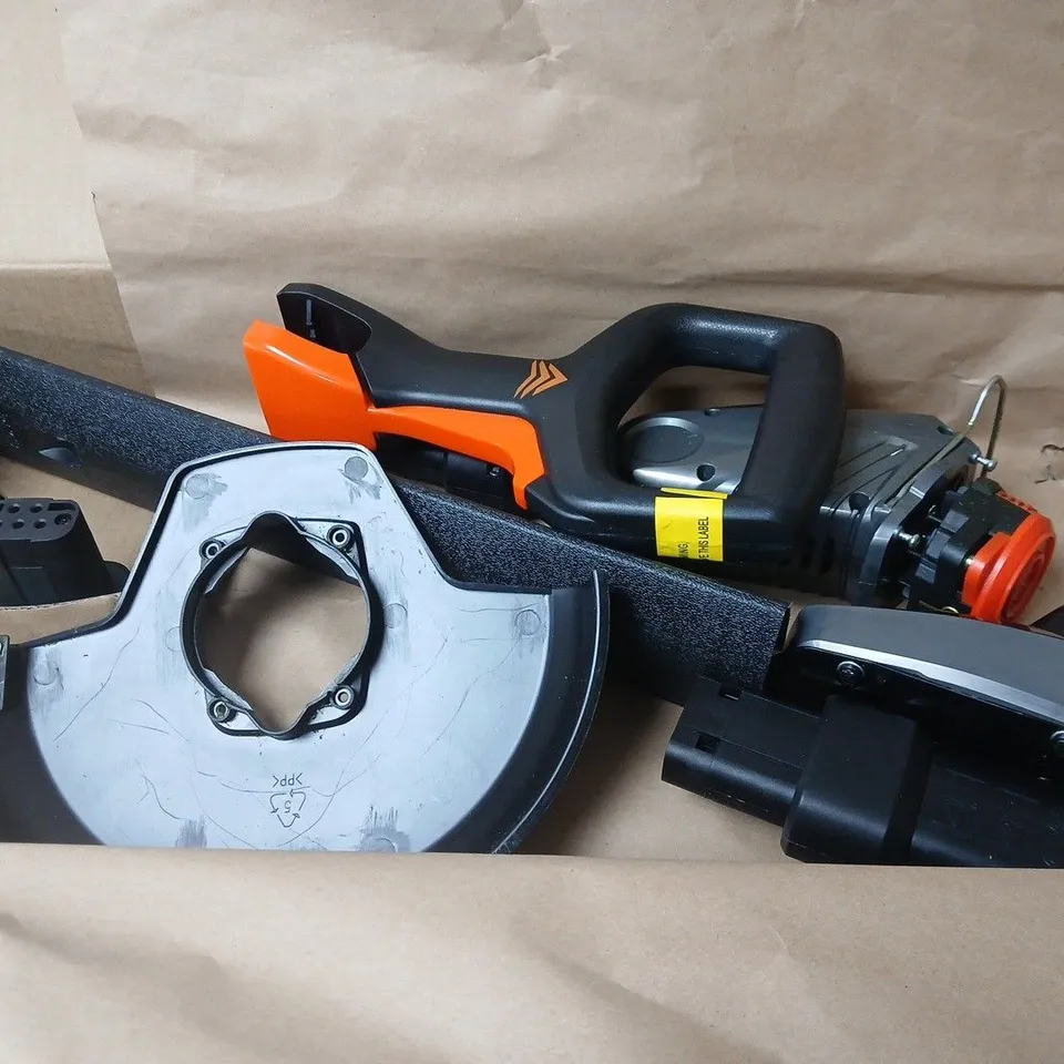 YARD FORCE IFLEX CORDLESS MOWER, GRASS & HEDGE TRIMMER 3-IN-1 SET – BOXED (4.0AH)