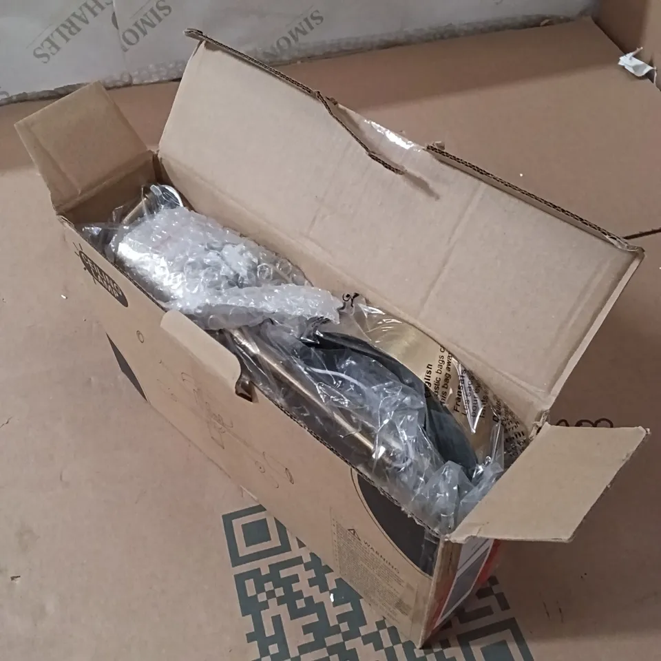 BOXED CEILING LAMP, 220-240v - GOLD (1 BOX)