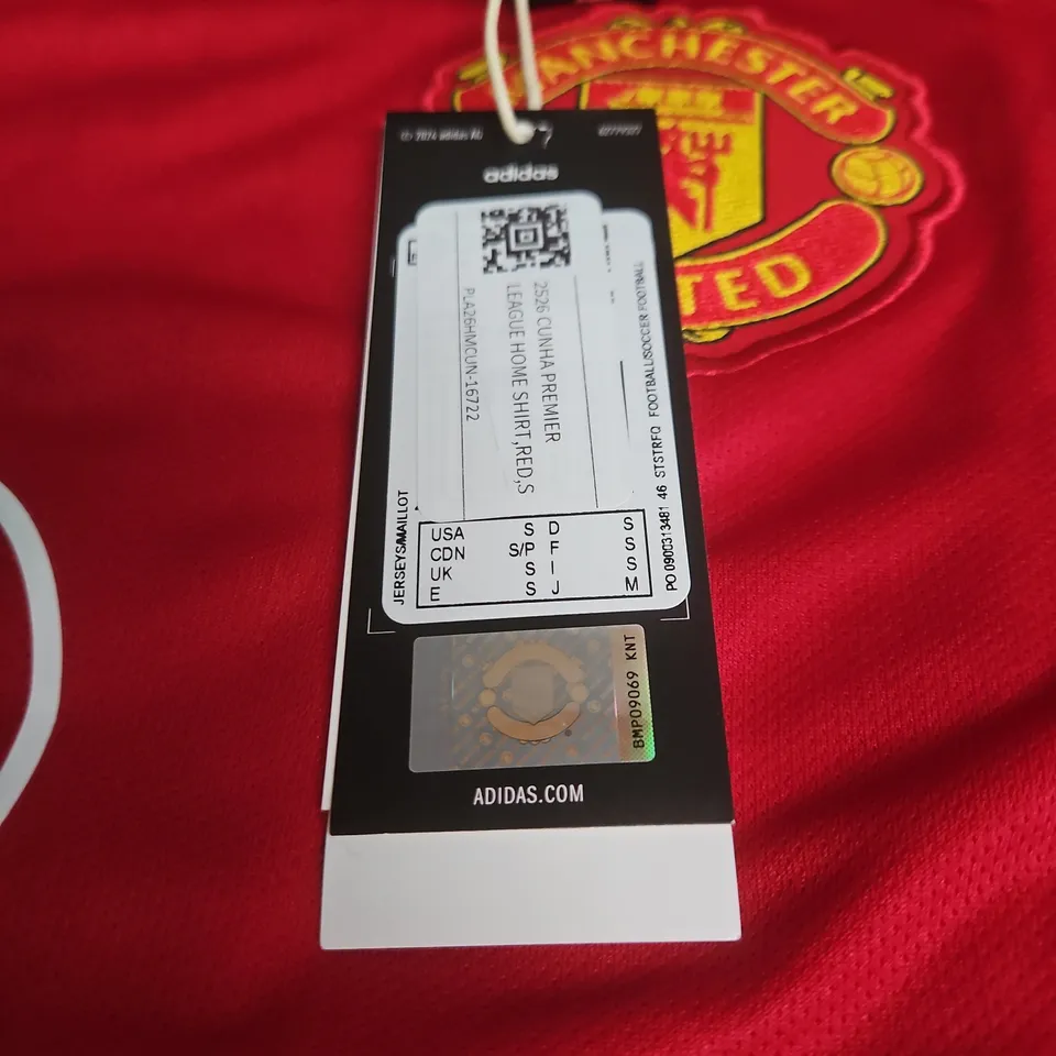 MANCHESTER UNITED CUNHA 10 OFFICIAL ADIDAS SMALL FOOTBALL TOP WITH TAGS  