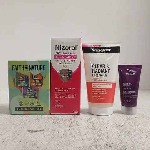 APPROXIMATELY 15 ASSORTED COSMETIC ITEMS INCLUDING VARIOUS MAKES AND BRANDS - COLLECTION ONLY