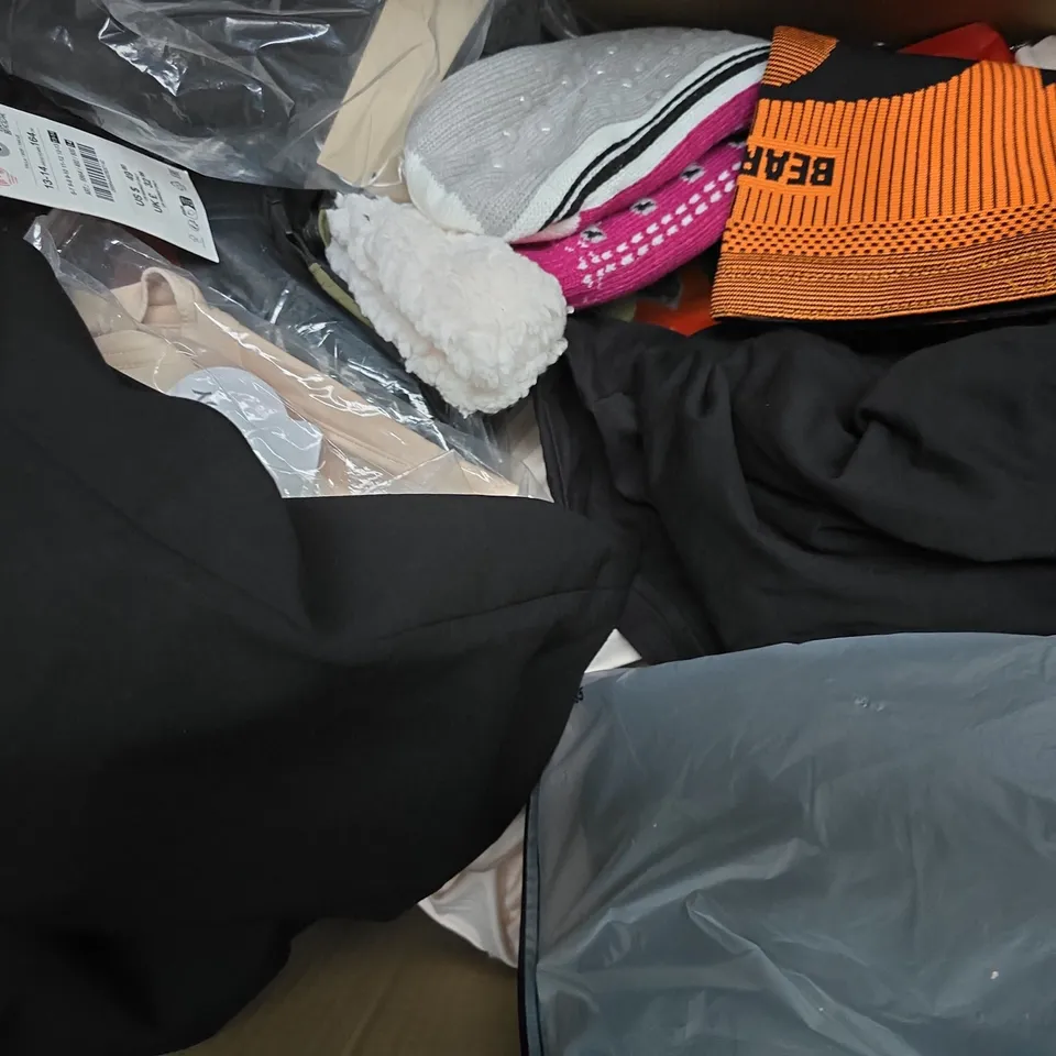 APPROXIMATELY 20 ASSORTED CLOTHING AND FASHION PRODUCTS IN VARIOUS STYLES AND SIZES - COLLECTION ONLY