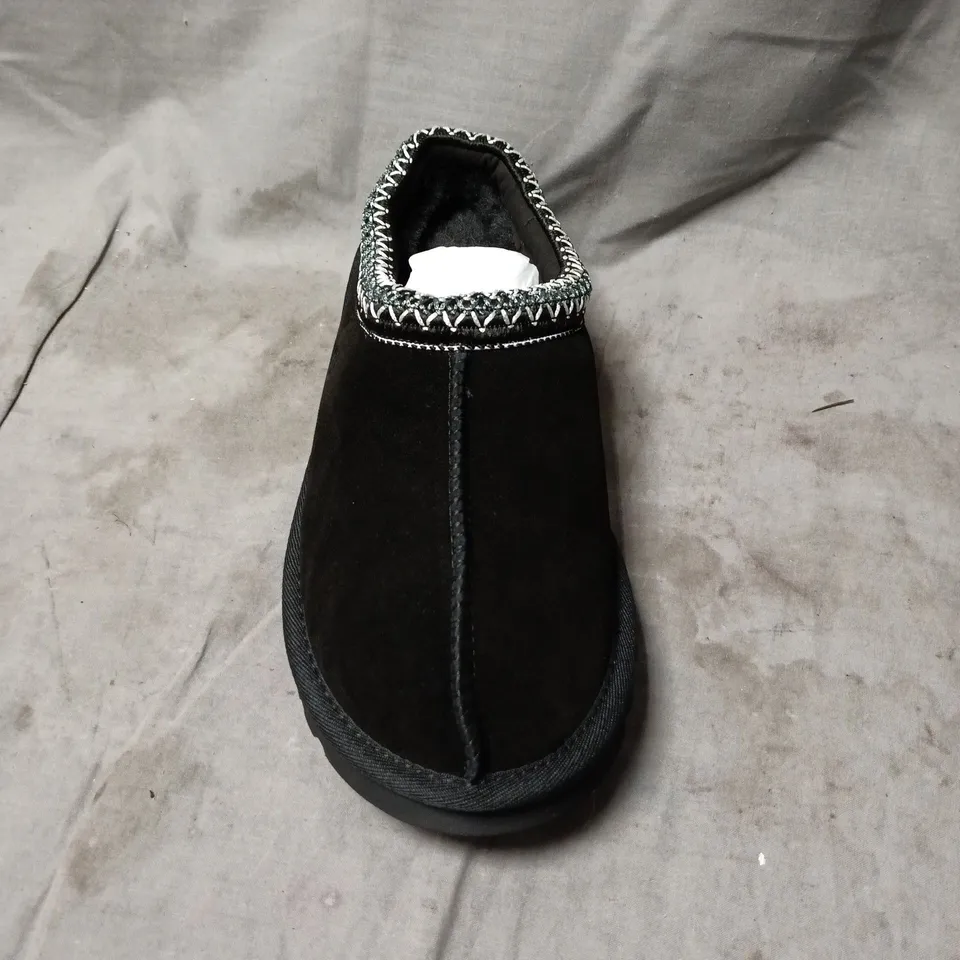 UGG BLACK SUEDE WOMEN'S SLIPPERS WITH CROCHET-STYLE TRIM SIZE 5