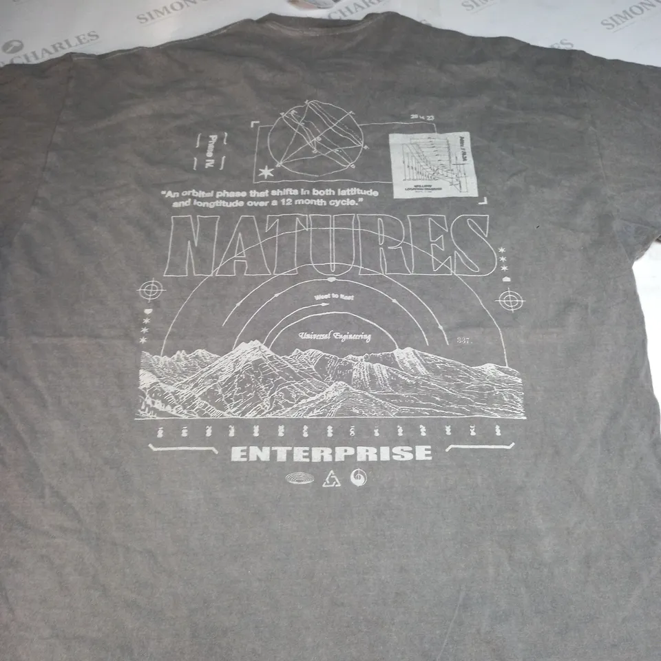 URBAN OUTFITTERS GRAPHIC T-SHIRT SIZE L 