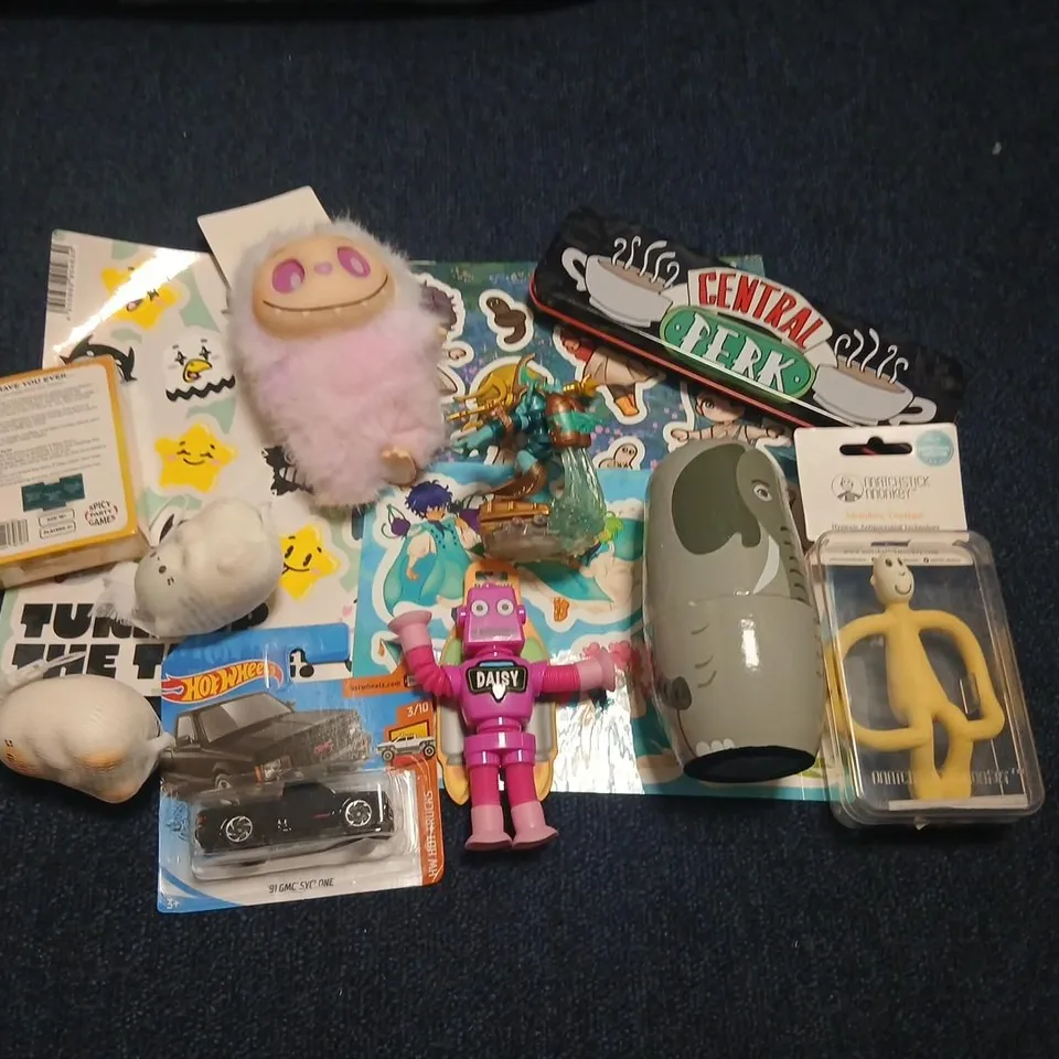 LARGE QUANTITY OF ASSORTED TOYS AND ACCESSORIES TO INCLUDE; HOTWHEELS CARS, FRIENDS PENCIL CASE, MATCHSTICK MONKEY, HAVE YOU EVER CARD GAME AND RUSSIAN DOLL