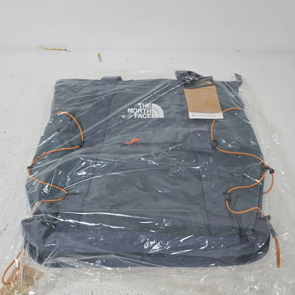 THE NORTH FACE BOREALIS TOTE – GRANITE GREY, ONE SIZE
