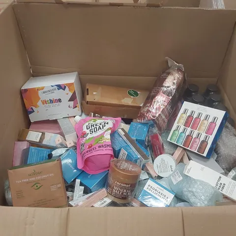 PALLET CONTAINING A VERY LARGE QUANTITY OF ASSORTED COSMETICS ITEMS