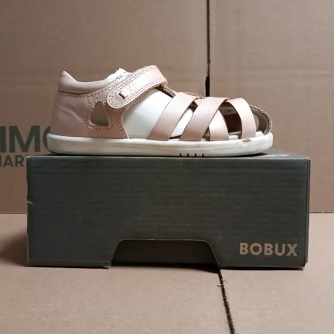 BOXED PAIR OF BOBUX KID'S TROPICANA II SEASHELL SHIMMER SANDALS SIZE EU 24