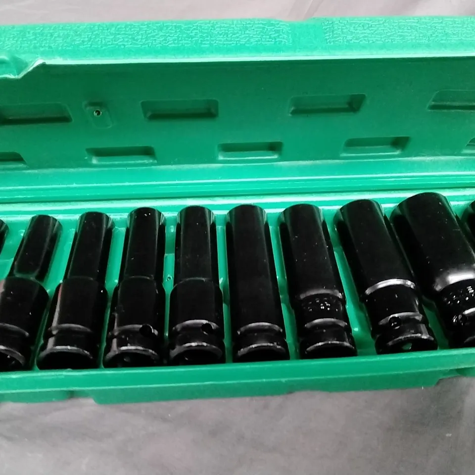 SOCKET SET 10-PIECE 