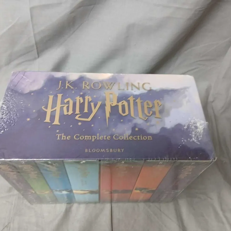 HARRY POTTER: THE COMPLETE COLLECTION – BLOOMSBURY BOXED SET (7 VOLUMES)