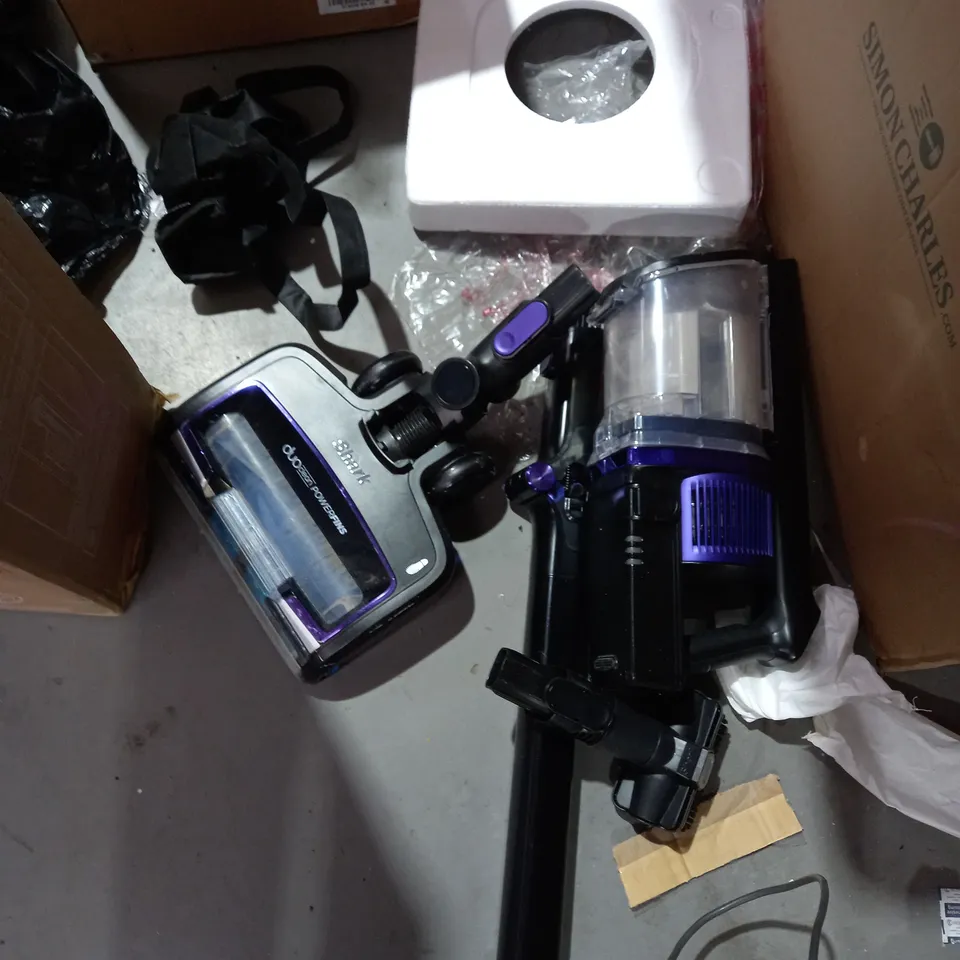 SHARK CORDLESS STICK VACUUM IZ390UKTQ