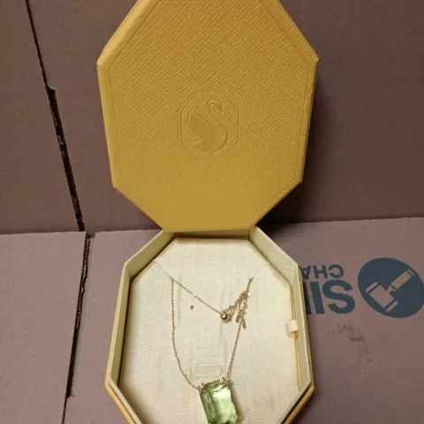 BOXED SWAROVSKI GREEN RECTANGULAR-CUT GEMSTONE PENDANT NECKLACE IN GOLD-TONE SETTING