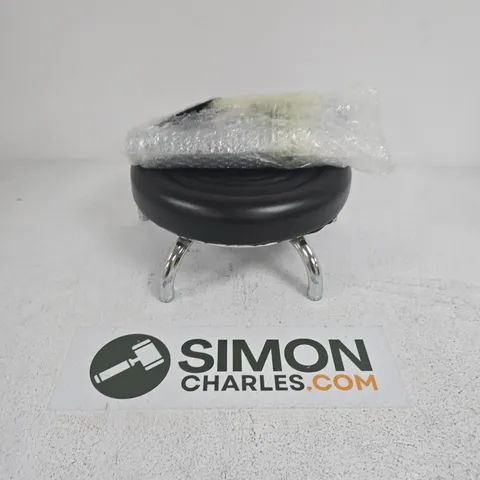 WHEELED ADJUSTABLE HEIGHT STOOL