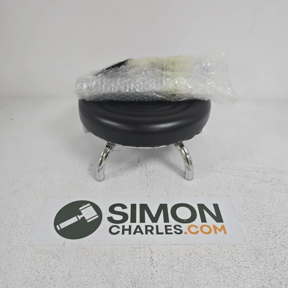 WHEELED ADJUSTABLE HEIGHT STOOL