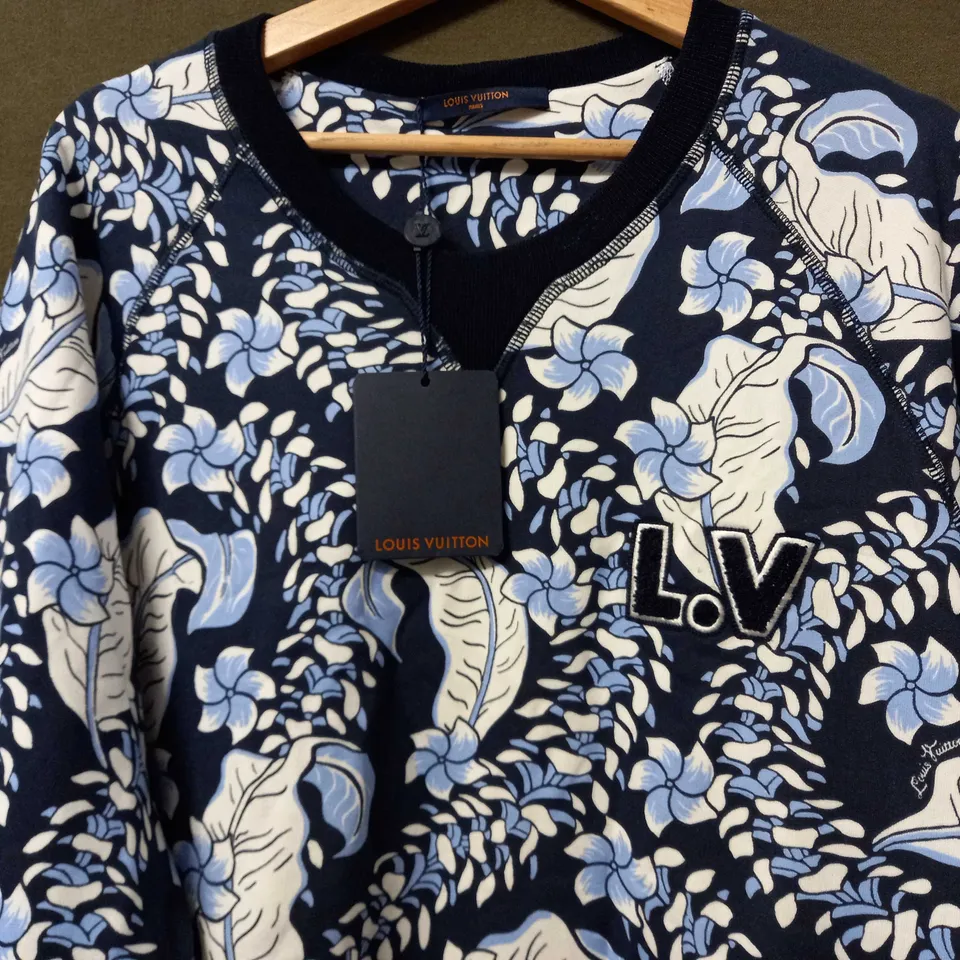 LOUIS VUITTON FLORAL DESIGN JUMPER WITH RAISED LOGO IN BLUE/WHITE/NAVY - XXL