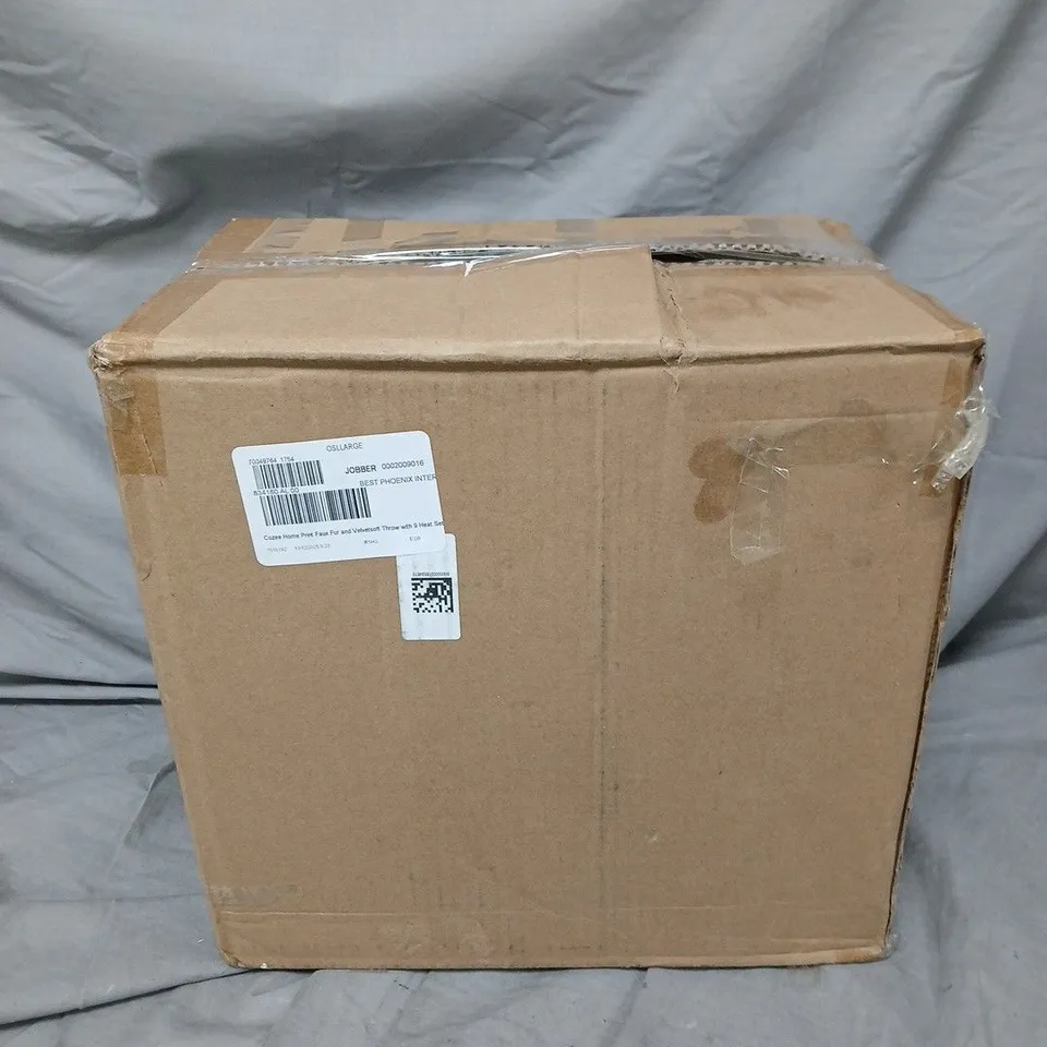 COZEE HOME PRINT FAUX FUR AND VELVETSOFT THROW - ANIMAL