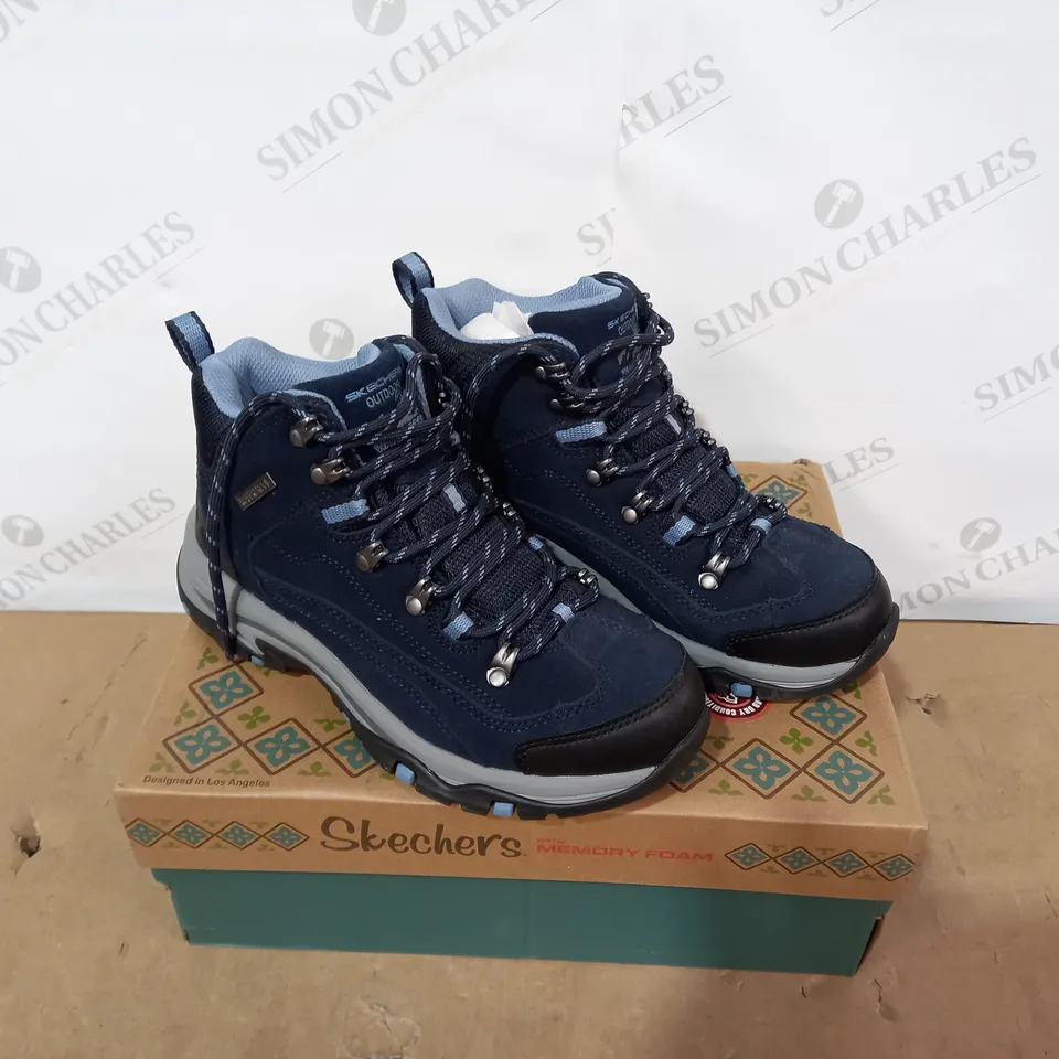 BOXED PAIR OF SKECHERS NAVY BOOTS - SIZE 3