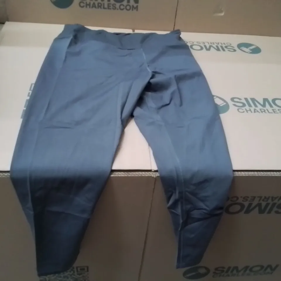 BOXED BRAND NEW APPROXIMATELY 8 ANTHOLOGY ATHLEISURE LEGGINGS CHARCOAL SIZE 24
