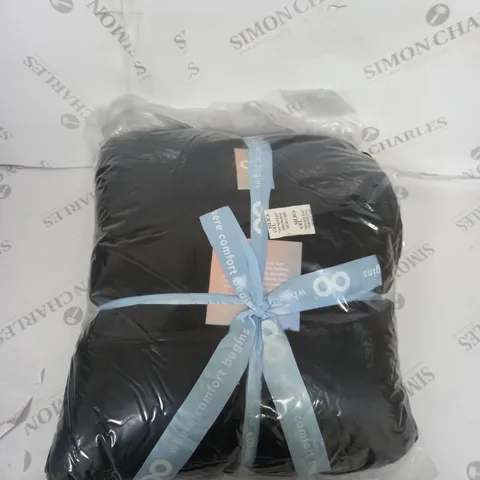 OODIE OVERSIZED WEARABLE BLANKET - BLACK