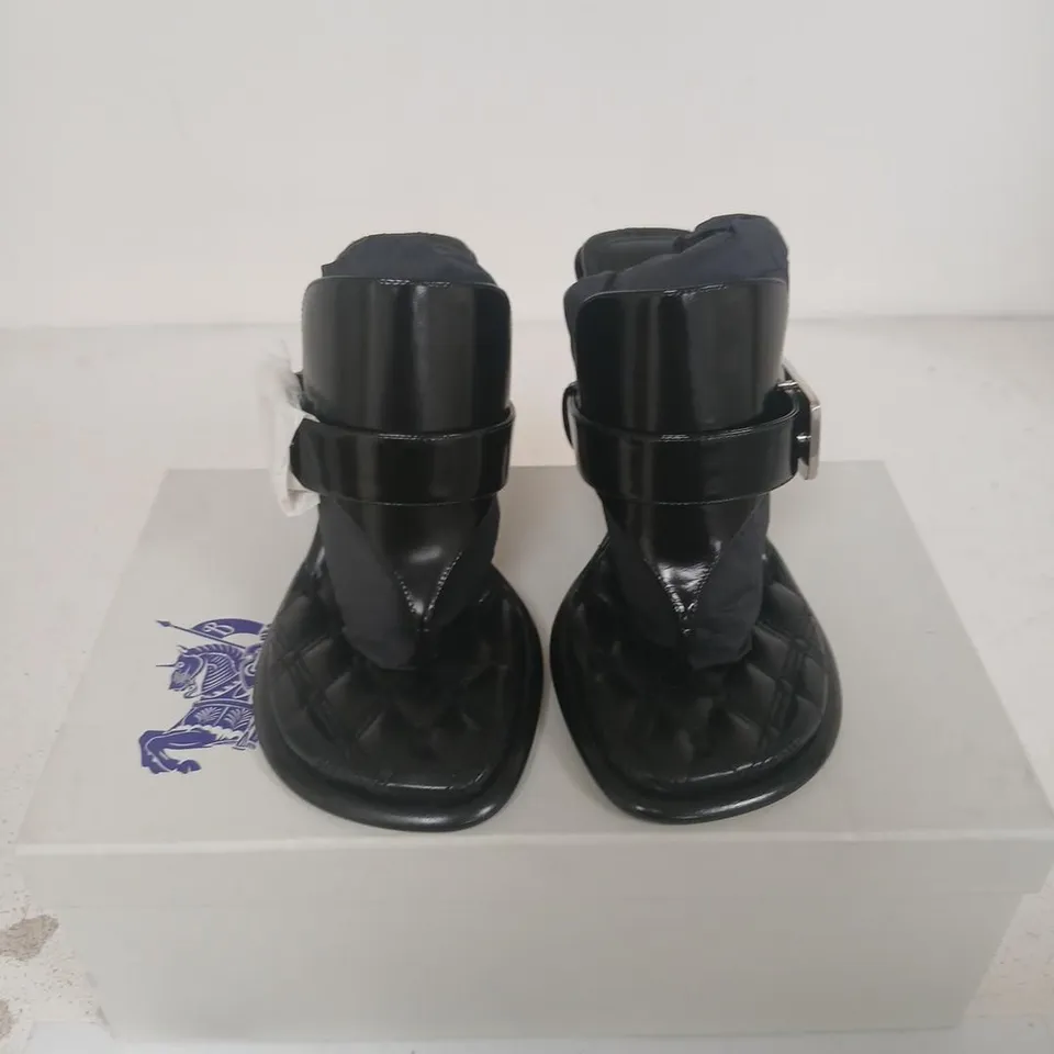 BURBERRY BLACK LEATHER SANDAL WITH BUCKLE STRAP – UK 4 (EUR 37)