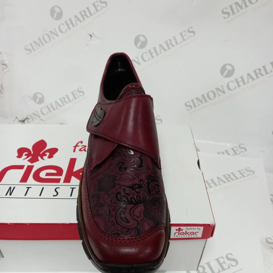 BOXED PAIR OF RIEKER SHOES SIZE EUR 39