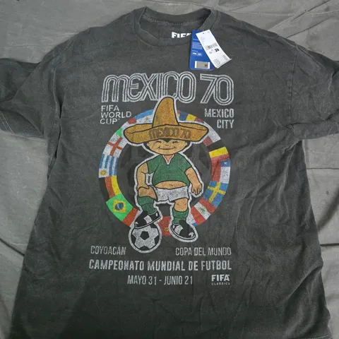 URBAN OUTFITTERS FIFA CLASSICS BLACK T‑SHIRT – MEXICO 70 WORLD CUP GRAPHIC, UK LARGE (L)
