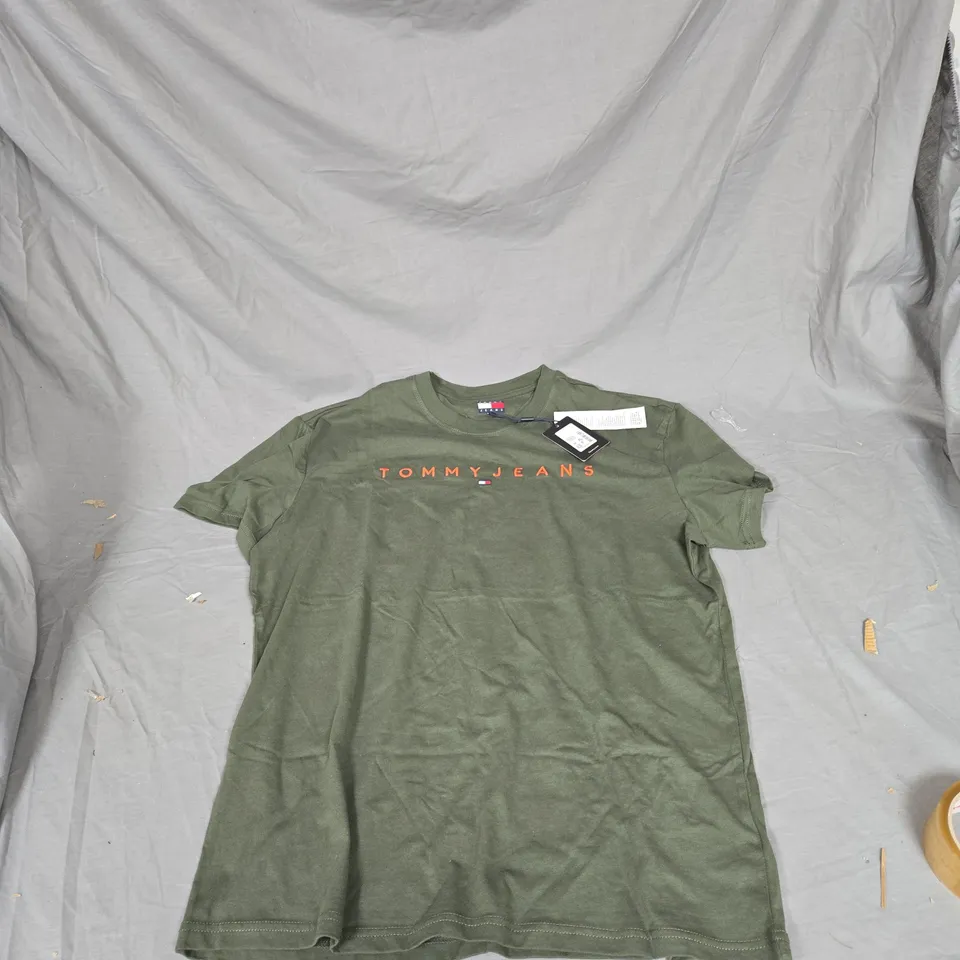 TOMMY JEANS OLIVE GREEN T-SHIRT UK XL