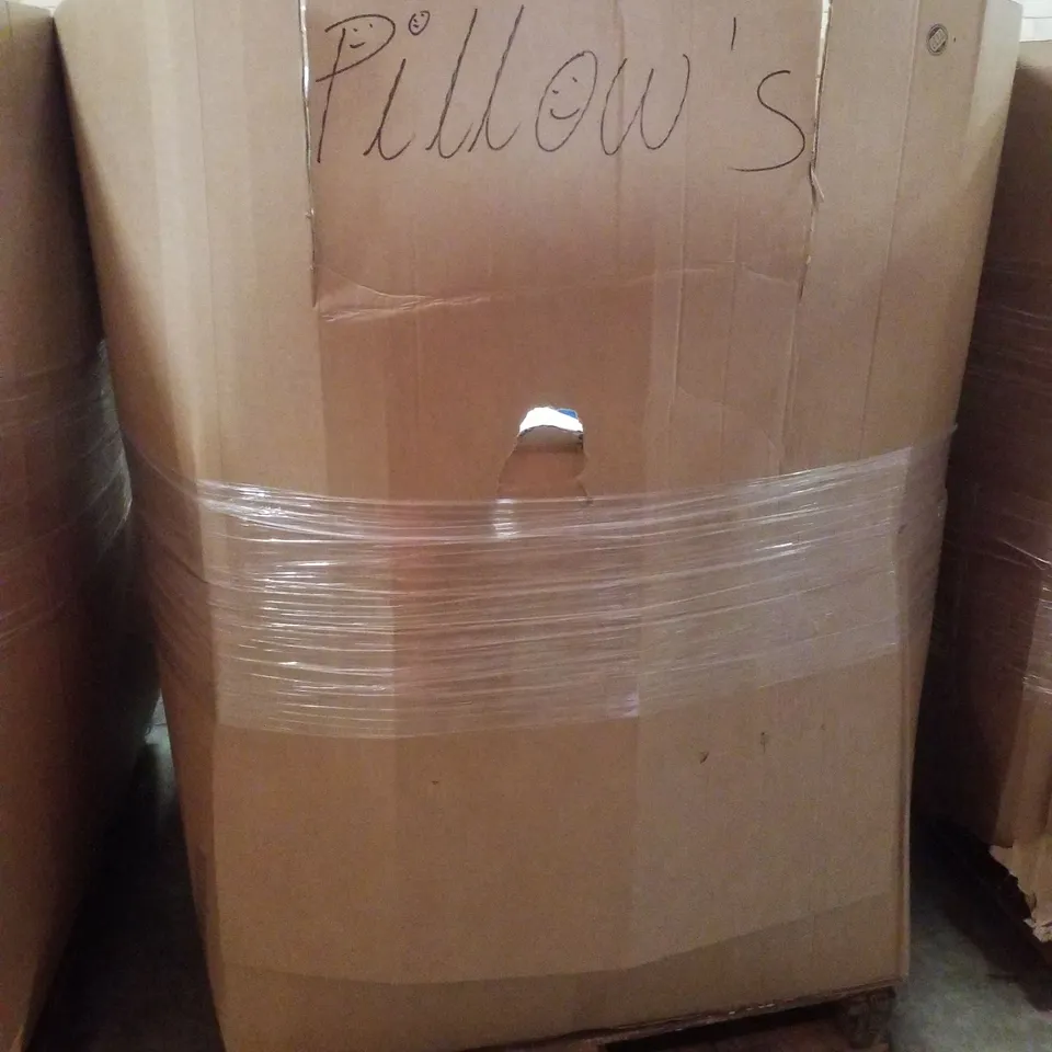 PALLET CONTAINING ASSORTED PILLOWS & CUSHIONS