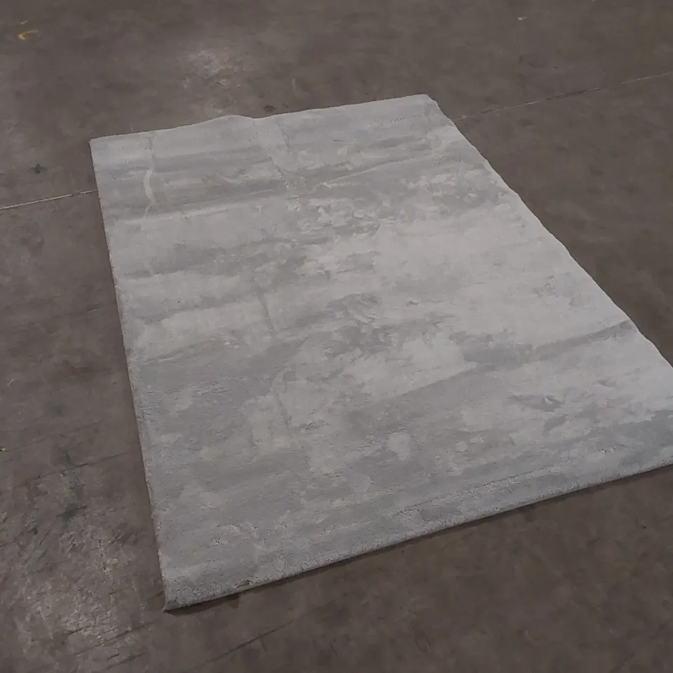 QUALITY DESIGNER AREA RUG - APPROXIMATELY 170 x 120cm