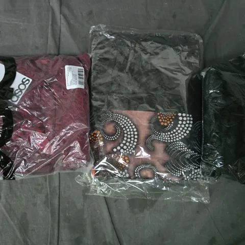 APPROXIMATELY 20 ASSORTED CLOTHING AND FASHION PRODUCTS IN VARIOUS STYLES AND SIZES - COLLECTION ONLY