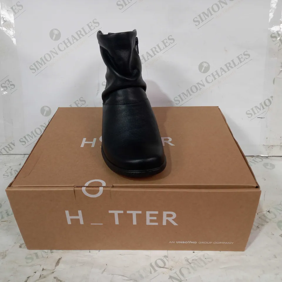 BOXED PAIR OF HOTTER WHISPER ANKLE BOOTS IN BLACK UK SIZE 4.5