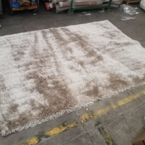 QUALITY DESIGNER AREA RUG APPROXIMATELY 200Γ290CM