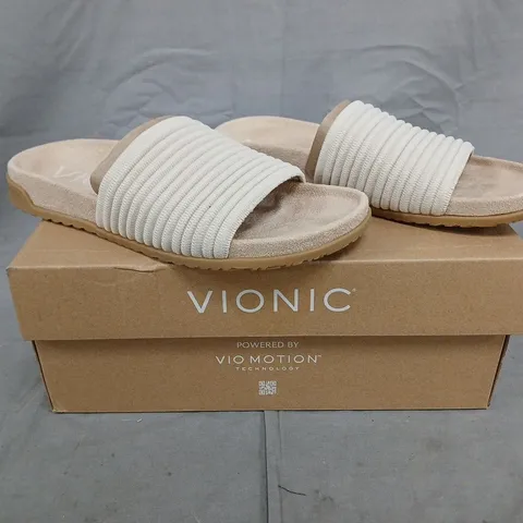BOXED PAIR OF VIONIC EVIE KNIT SLIDE SANDALS IN CREAM SIZE 4