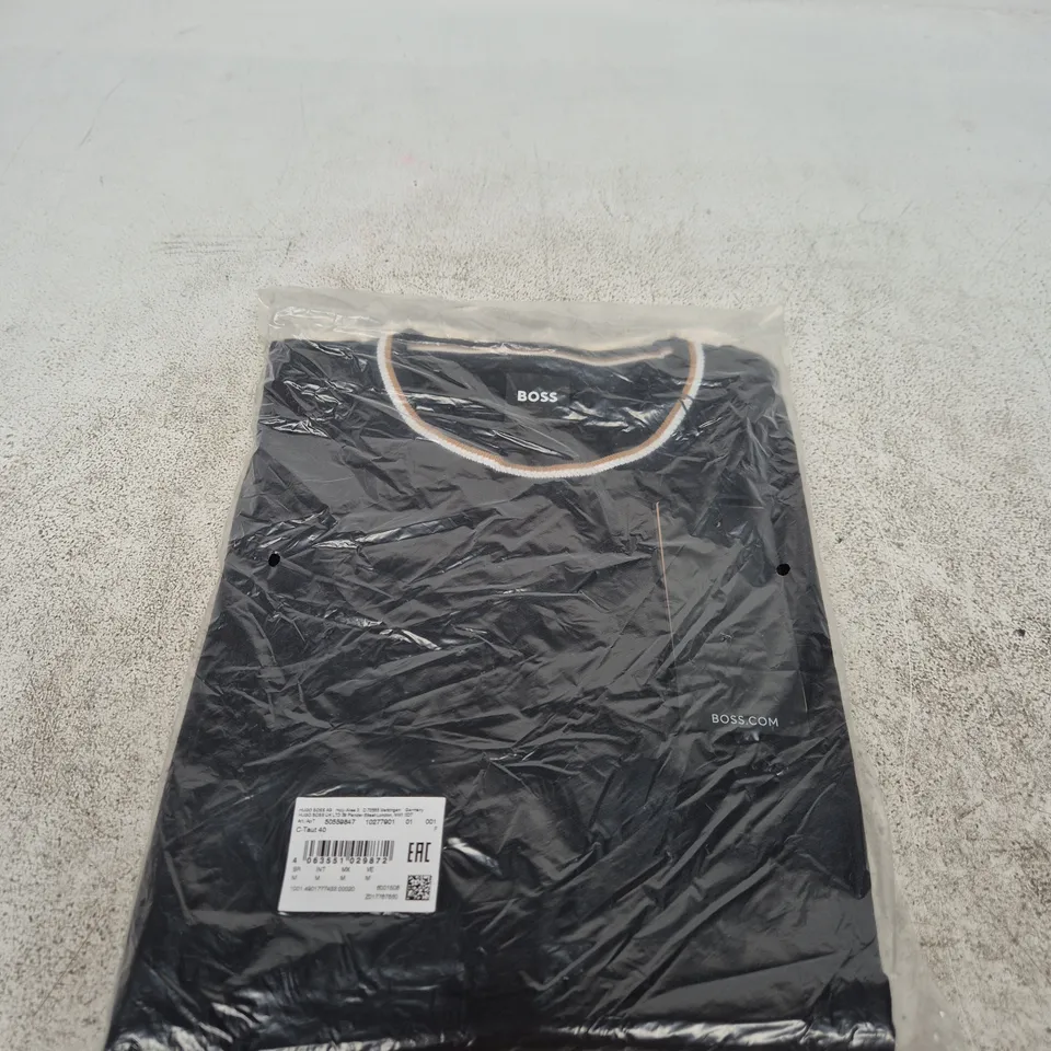 HUGO BOSS BLACK JUMPER - SIZE M