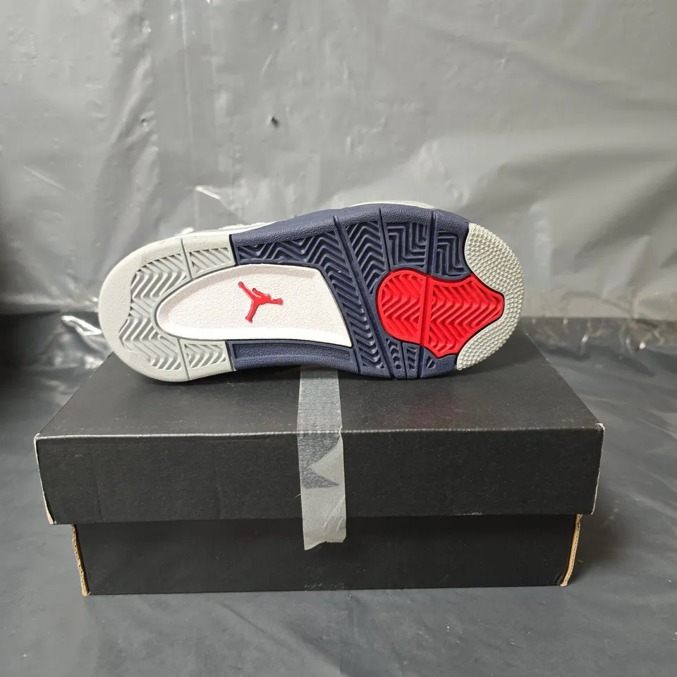 JORDAN 4 RETRO KIDS TRAINERS - BLUE AND WHITE - SIZE 10.5