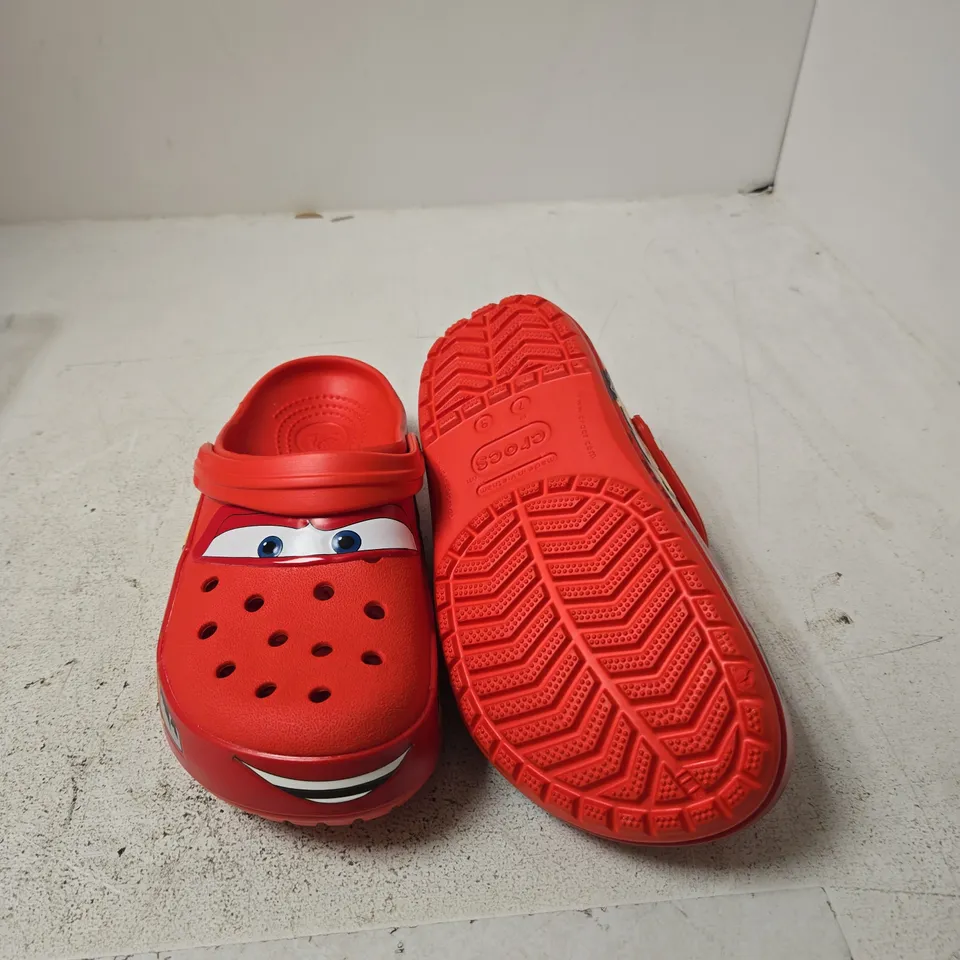 CROCS CROCBAND RELAXED FIT KIDS’ SHOES - RED LIGHTNING MCQUEEN (CARS) - UK M6 / W7