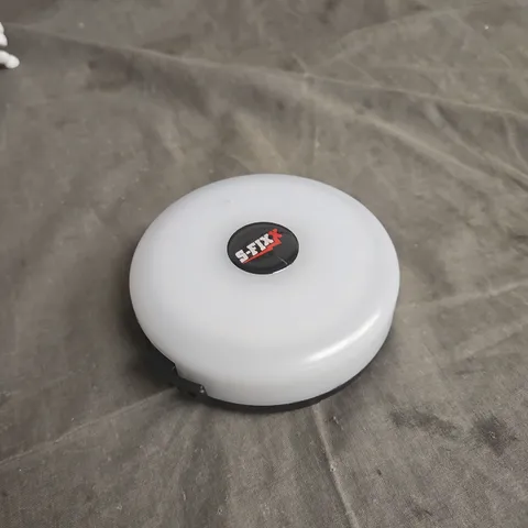 BOX OF APPROXIMATELY 8 ASSORTED HOUSEHOLD ITEMS INCLUDING SFIX LIGHT STRANDS AND FESTIVE REINDEER ORNAMENT