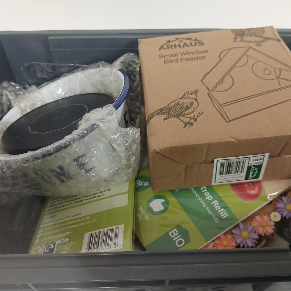 APPROXIMATELY 15 ASSORTED HOUSEHOLD PRODUCTS