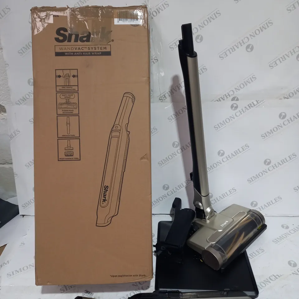 BOXED SHARK WANDVAC SYSTEM WITH ACCESSORIES